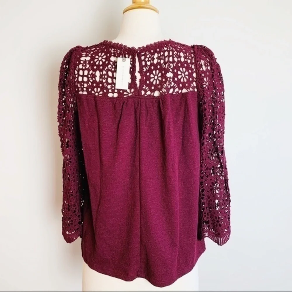💋Anthropologie lace crochet sleeves top